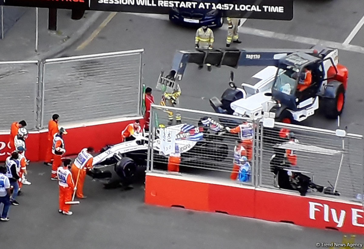 Formula 1-də rusiyalı pilot qəza törətdi (FOTO)