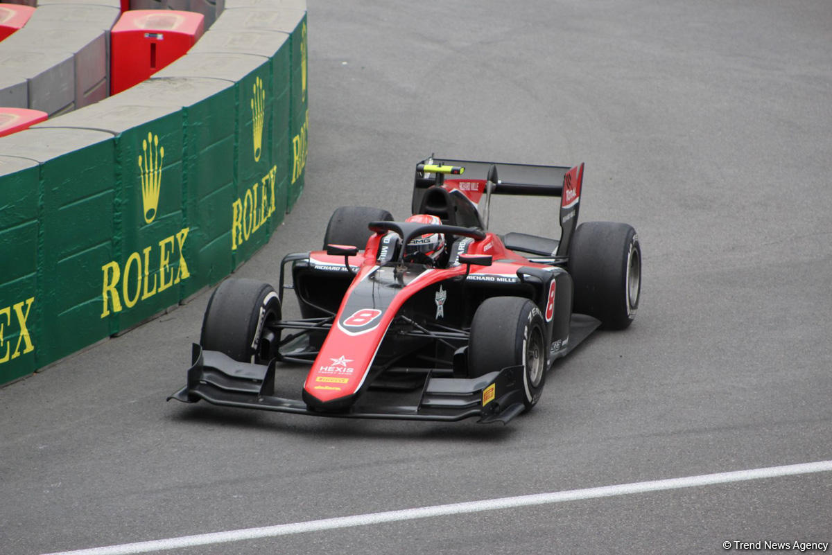 Bakıda Formula 2-nin birinci əsas yarışı başa çatıb (FOTO)