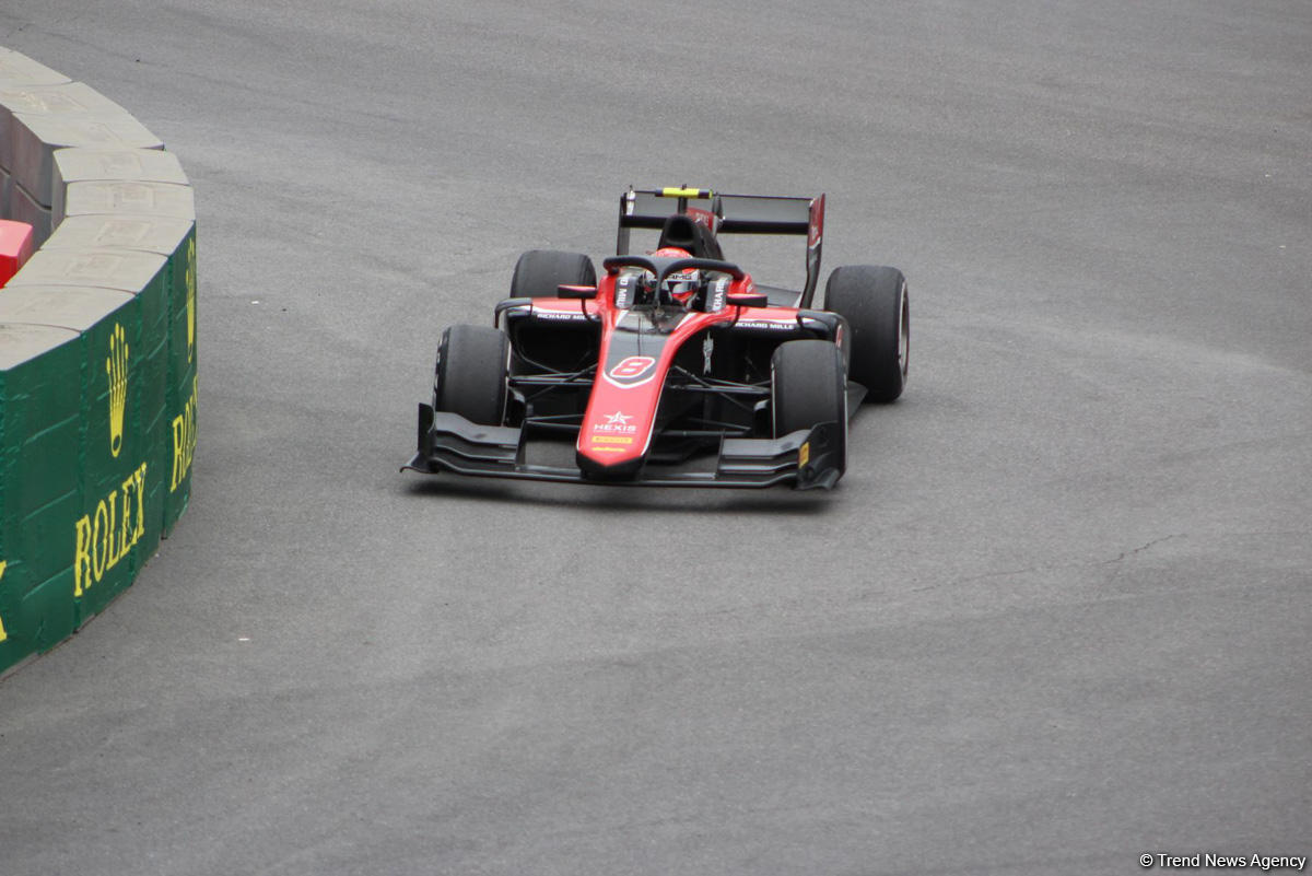 Bakıda Formula 2-nin birinci əsas yarışı başa çatıb (FOTO)