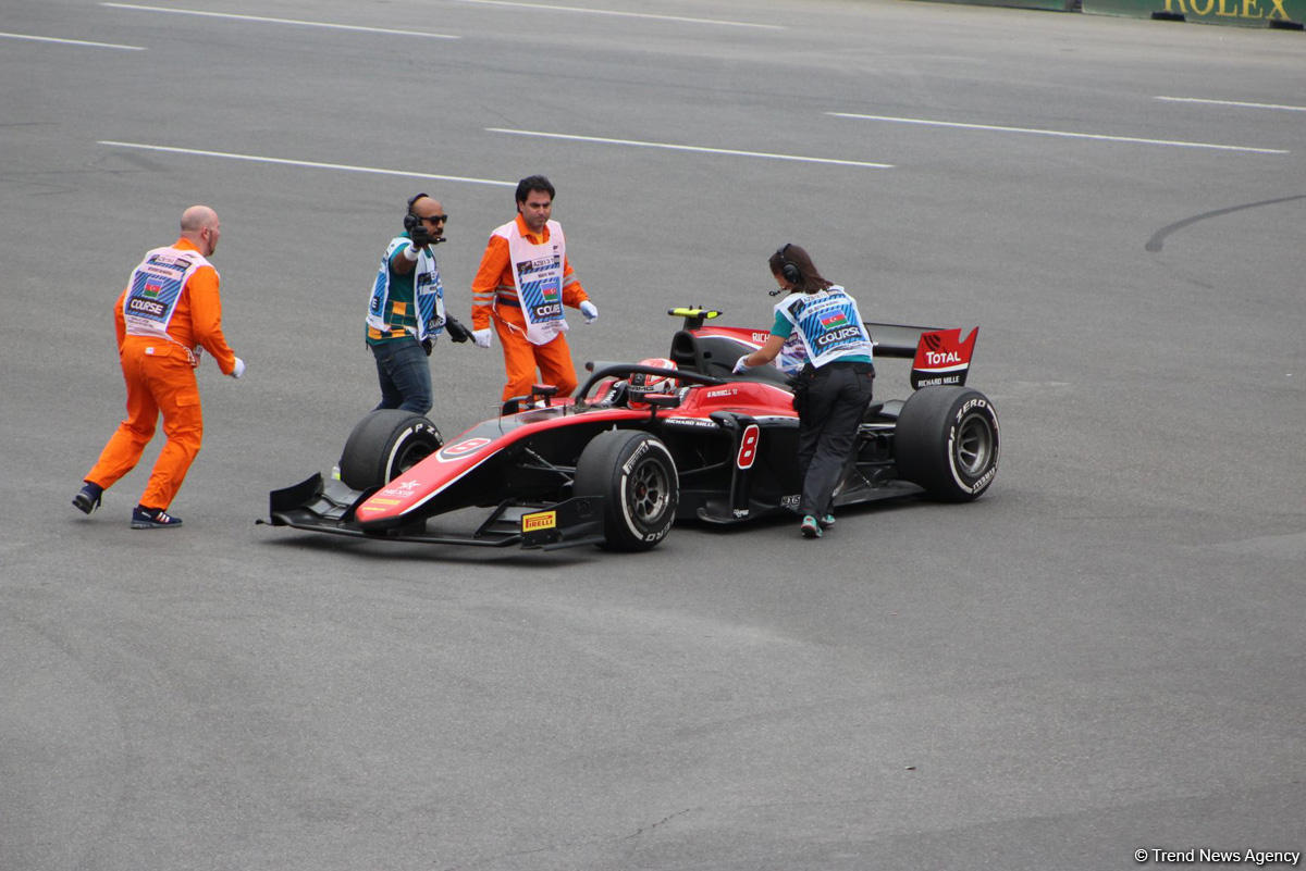 Bakıda Formula 2-nin birinci əsas yarışı başa çatıb (FOTO)