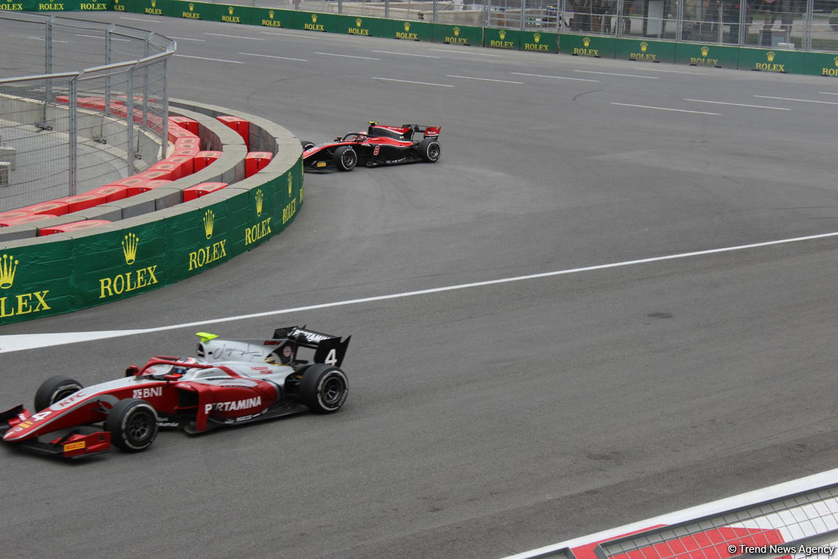 Bakıda Formula 2-nin birinci əsas yarışı başa çatıb (FOTO)