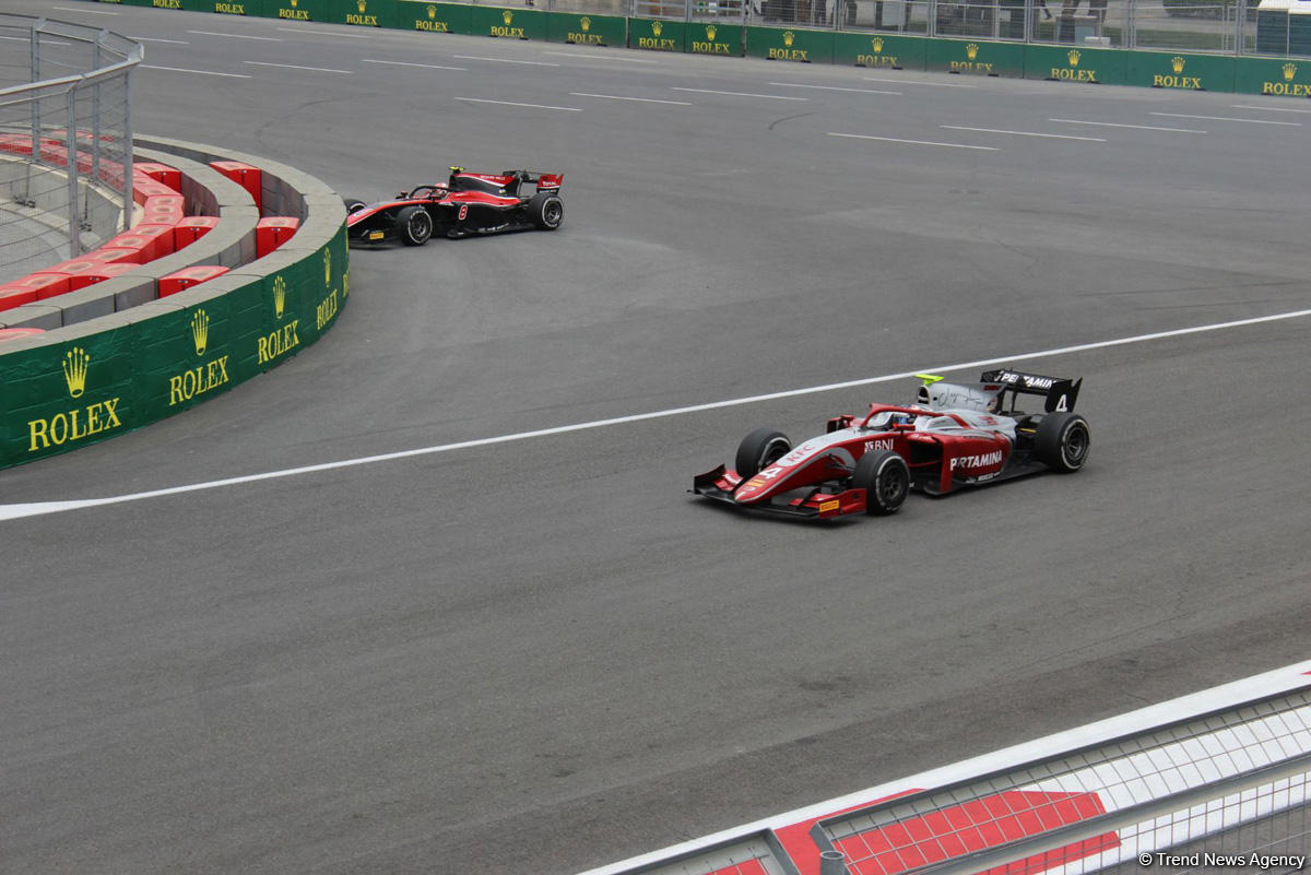 Bakıda Formula 2-nin birinci əsas yarışı başa çatıb (FOTO)