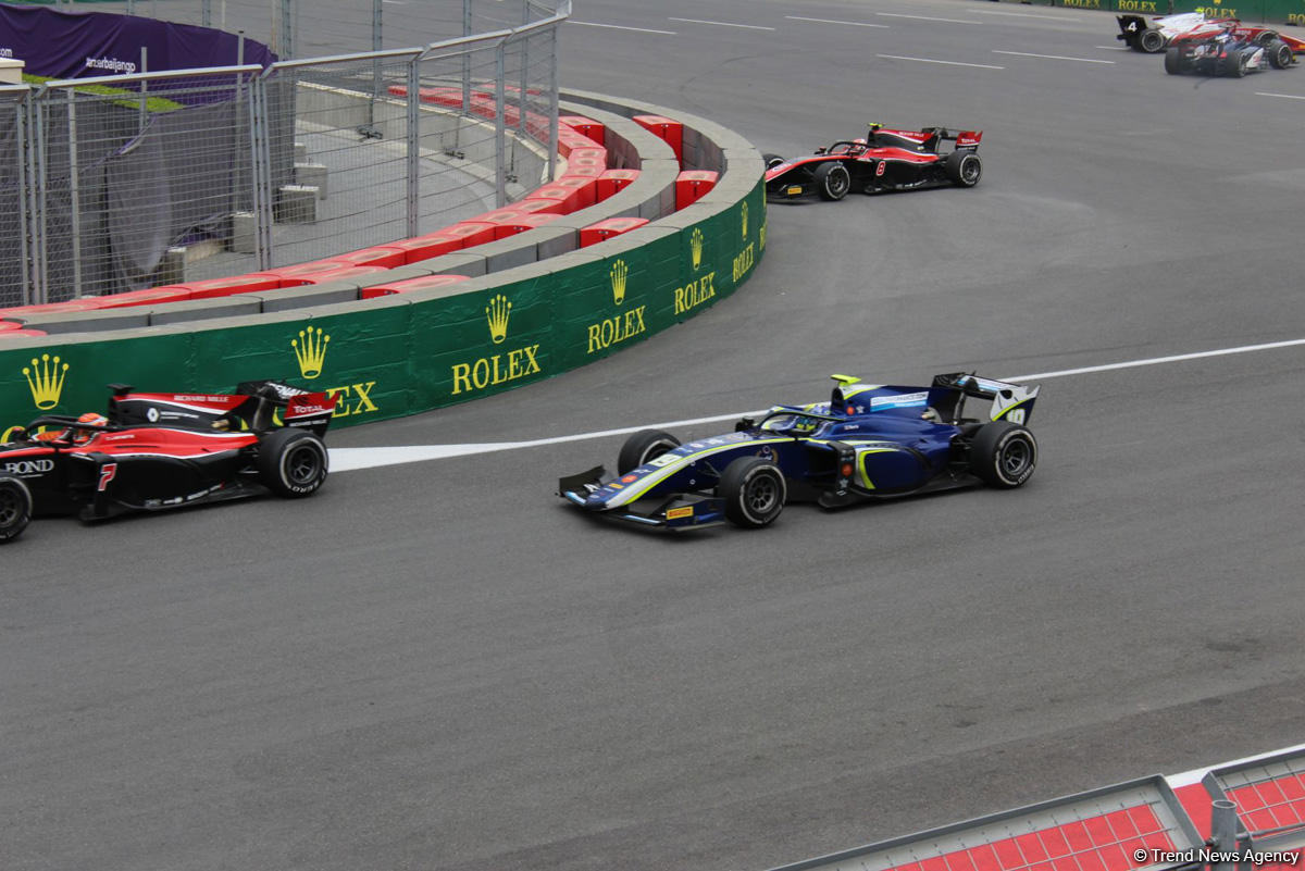 Bakıda Formula 2-nin birinci əsas yarışı başa çatıb (FOTO)