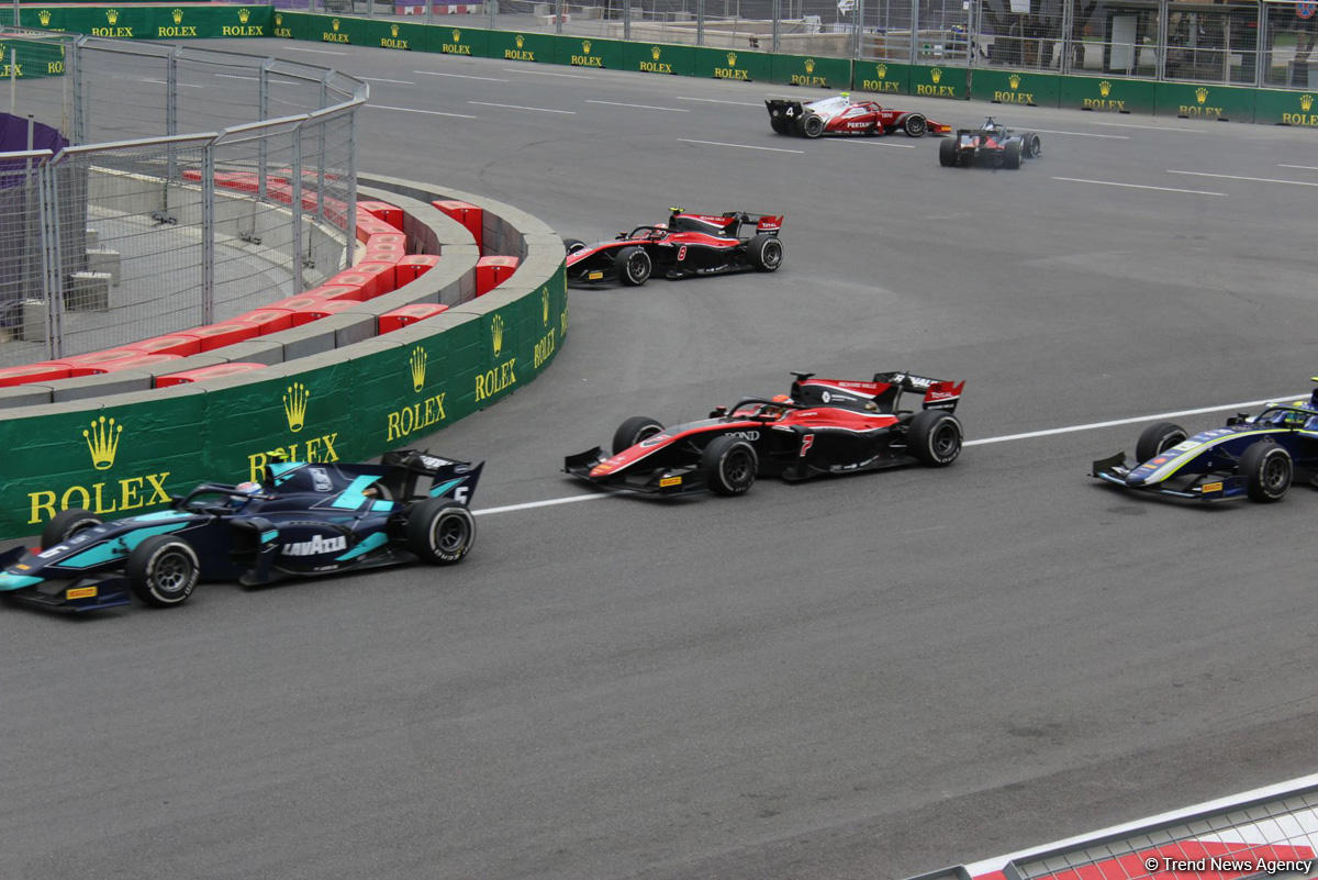 Bakıda Formula 2-nin birinci əsas yarışı başa çatıb (FOTO)