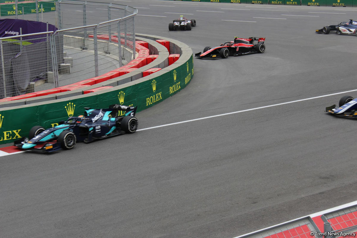 Bakıda Formula 2-nin birinci əsas yarışı başa çatıb (FOTO)