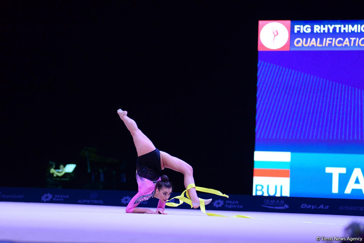 Bakıda bədii gimnastika üzrə Dünya Kubokunda ikinci yarış günü başladı (FOTO)