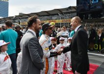 Prezident İlham Əliyev və birinci xanım Mehriban Əliyeva Formula 1 Azərbaycan Qran-Prisinin əsas yarışına baxıblar (YENİLƏNİB) (FOTO)
