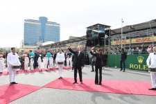 Prezident İlham Əliyev və birinci xanım Mehriban Əliyeva Formula 1 Azərbaycan Qran-Prisinin əsas yarışına baxıblar (YENİLƏNİB) (FOTO)