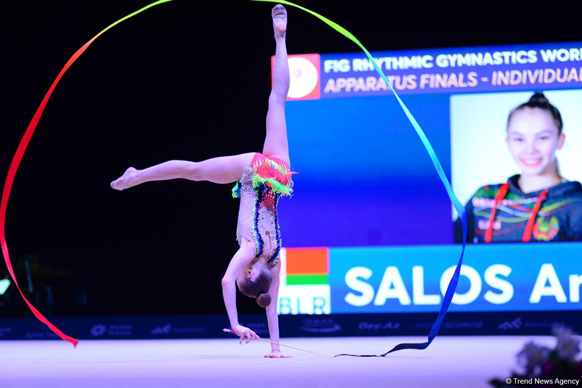 Bakıda bədii gimnastika üzrə Dünya Kubokunun üçüncü yarış günündə ən gözəl məqamlar (FOTO)