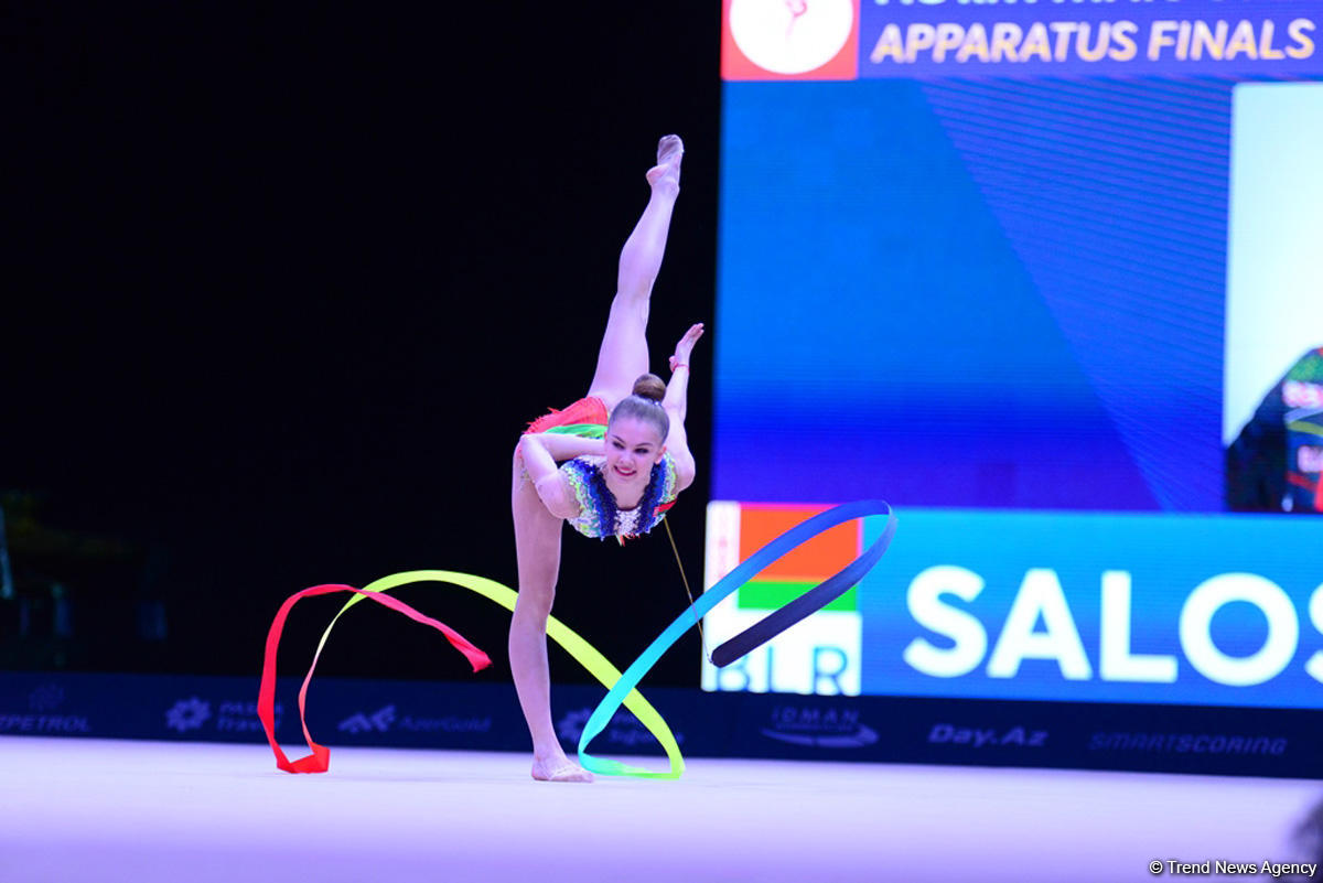 Bakıda bədii gimnastika üzrə Dünya Kubokunun üçüncü yarış günündə ən gözəl məqamlar (FOTO)