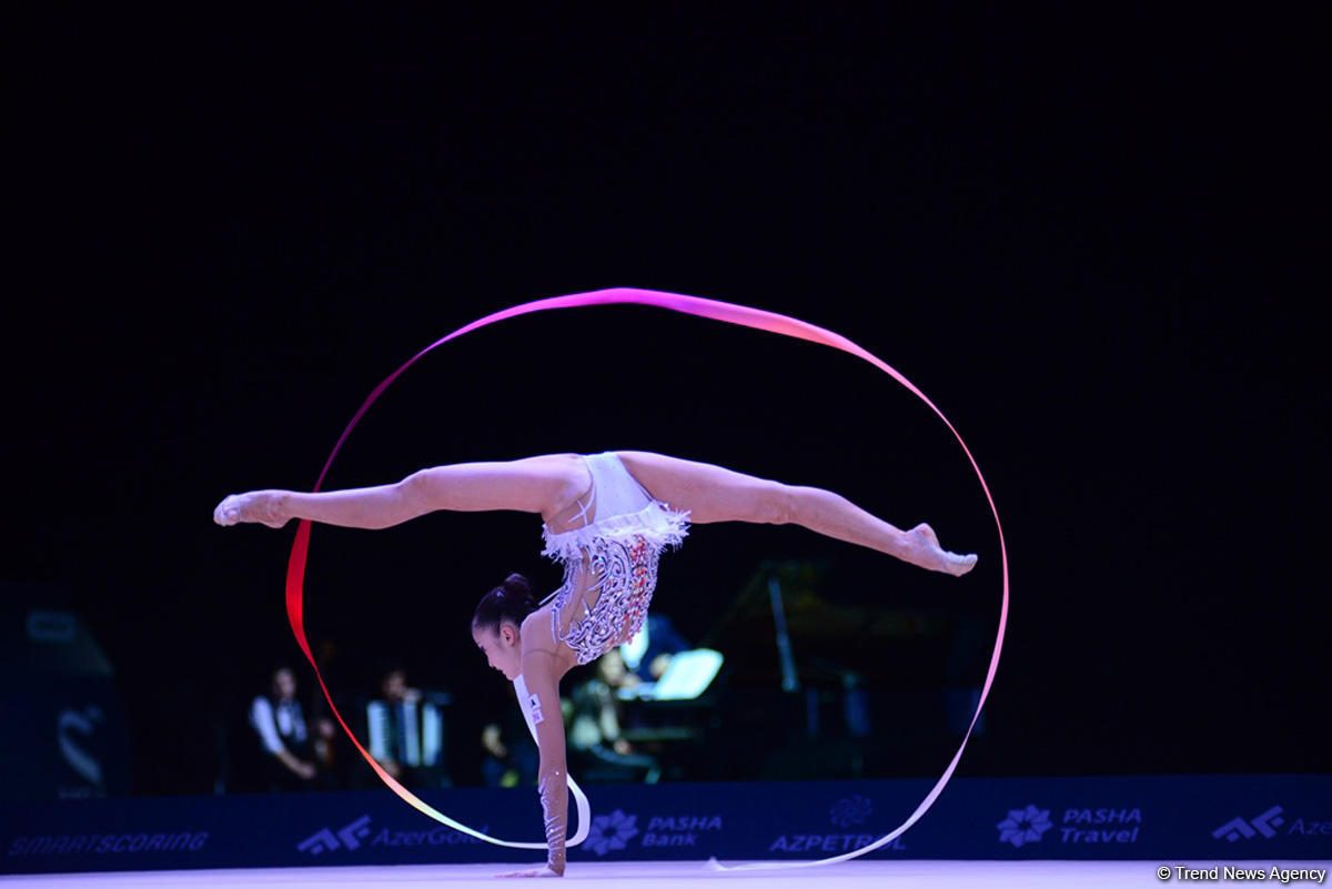 Bakıda bədii gimnastika üzrə Dünya Kubokunun üçüncü yarış günündə ən gözəl məqamlar (FOTO)