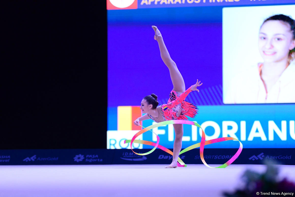 Bakıda bədii gimnastika üzrə Dünya Kubokunun üçüncü yarış günündə ən gözəl məqamlar (FOTO)