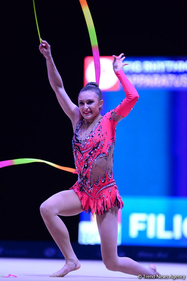 Bakıda bədii gimnastika üzrə Dünya Kubokunun üçüncü yarış günündə ən gözəl məqamlar (FOTO)