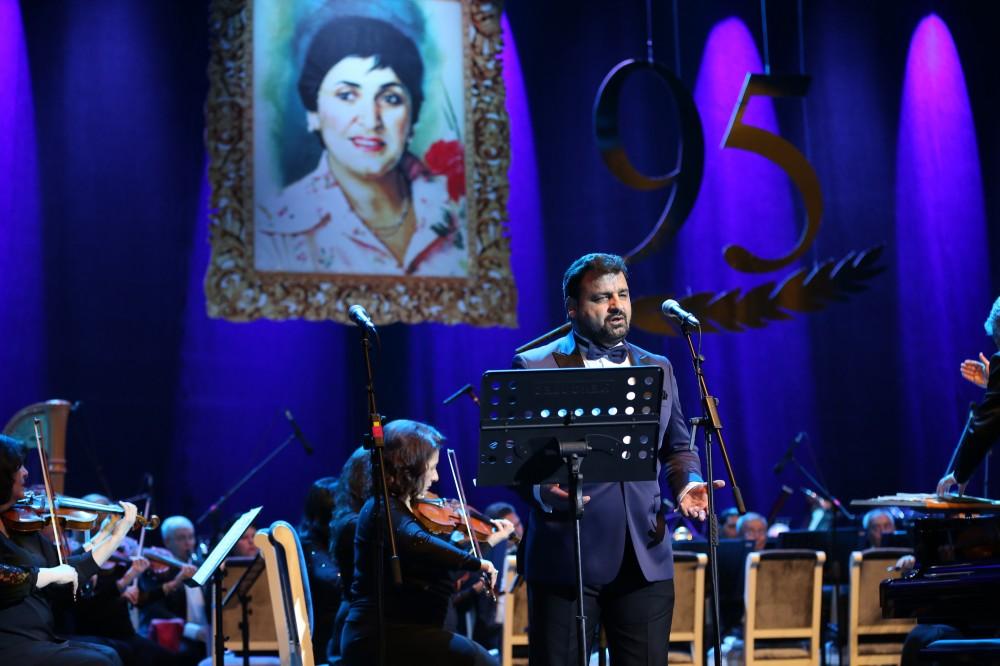 Gəncədə Zərifə Əliyevanın xatirəsinə həsr edilmiş “Zəriflik” Beynəlxalq Musiqi Festivalının açılışı olub (FOTO)