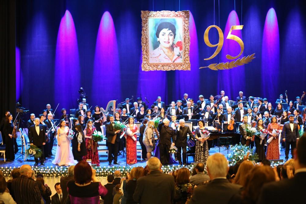 Gəncədə Zərifə Əliyevanın xatirəsinə həsr edilmiş “Zəriflik” Beynəlxalq Musiqi Festivalının açılışı olub (FOTO)