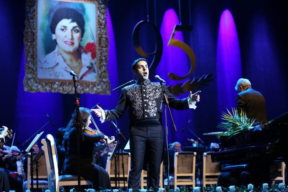 Gəncədə Zərifə Əliyevanın xatirəsinə həsr edilmiş “Zəriflik” Beynəlxalq Musiqi Festivalının açılışı olub (FOTO)