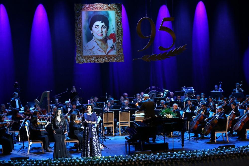 Gəncədə Zərifə Əliyevanın xatirəsinə həsr edilmiş “Zəriflik” Beynəlxalq Musiqi Festivalının açılışı olub (FOTO)