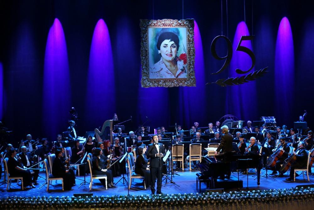 Gəncədə Zərifə Əliyevanın xatirəsinə həsr edilmiş “Zəriflik” Beynəlxalq Musiqi Festivalının açılışı olub (FOTO)
