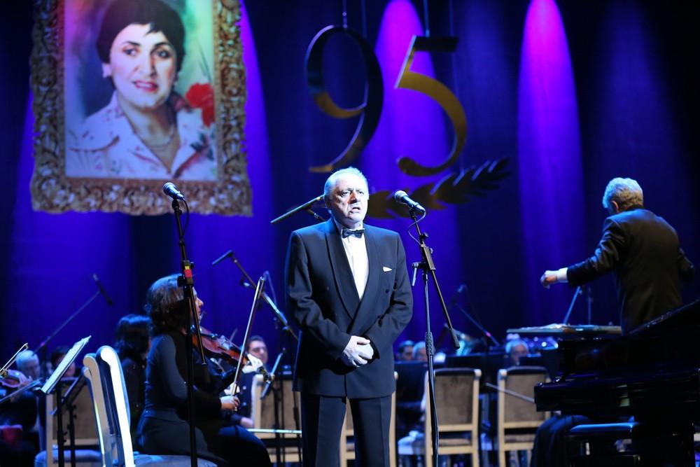 Gəncədə Zərifə Əliyevanın xatirəsinə həsr edilmiş “Zəriflik” Beynəlxalq Musiqi Festivalının açılışı olub (FOTO)
