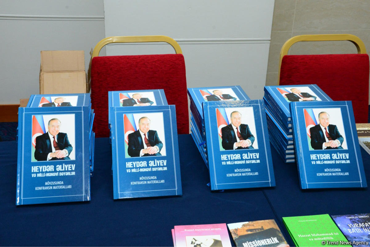 "Heydər Əliyev və milli-mənəvi dəyərlər" adlı konfrans keçirilir (FOTO)
