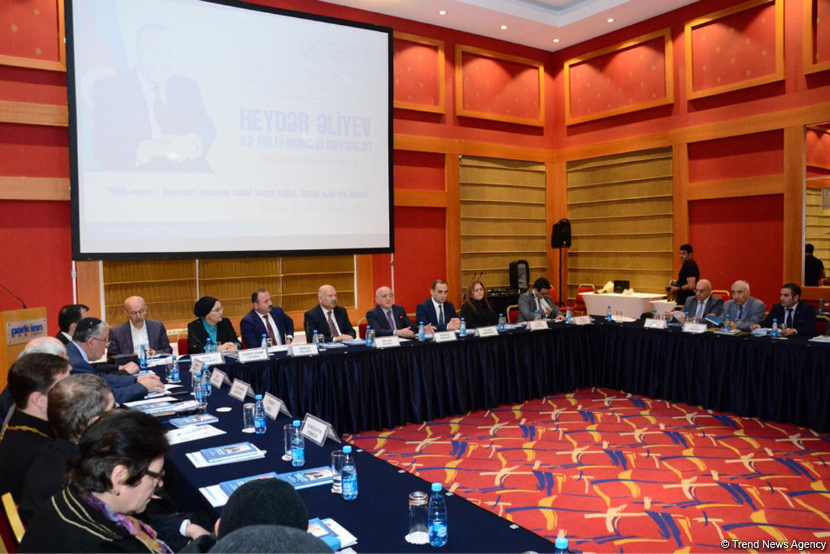"Heydər Əliyev və milli-mənəvi dəyərlər" adlı konfrans keçirilir (FOTO)