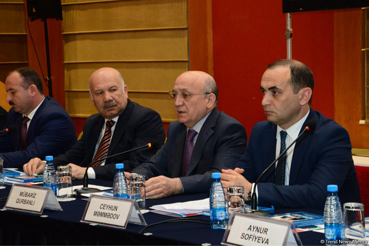 "Heydər Əliyev və milli-mənəvi dəyərlər" adlı konfrans keçirilir (FOTO)
