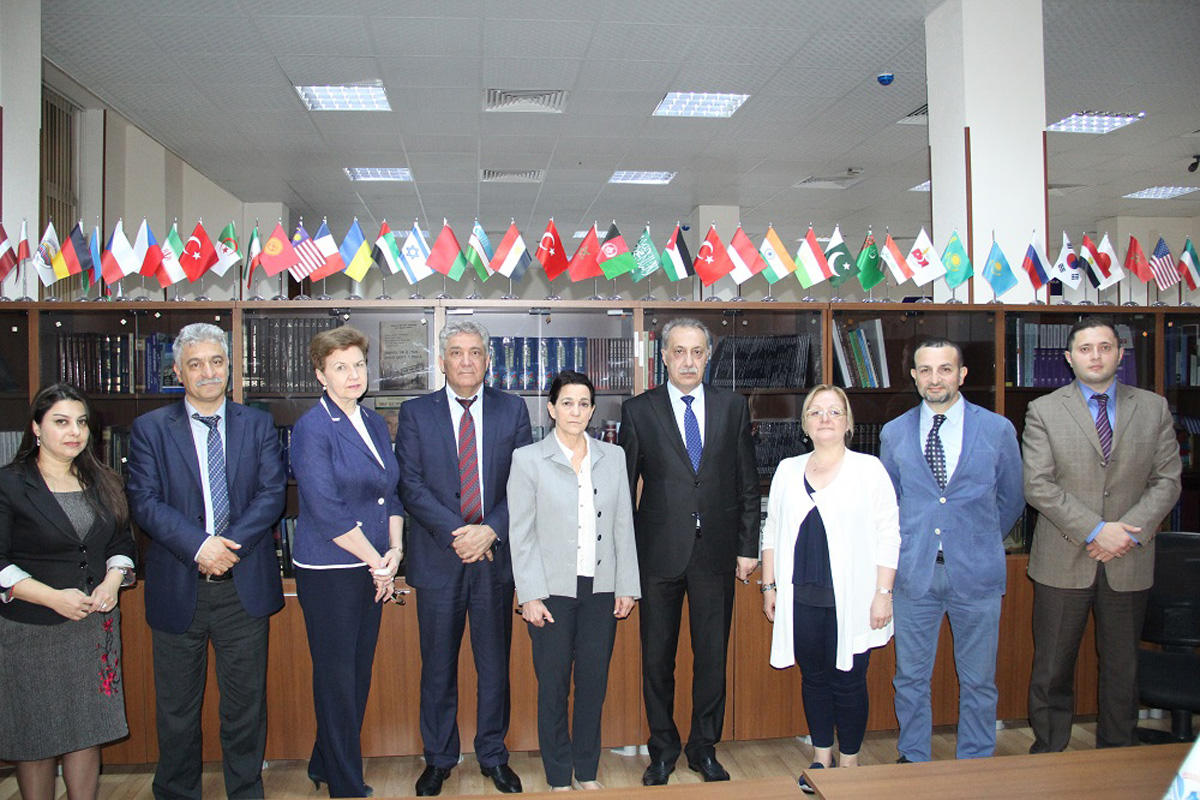 Xarici alimlər Bilik Fondunda olub (FOTO)