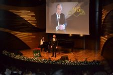 Beynəlxalq Muğam Mərkəzində ümummilli lider Heydər Əliyevin 95 illik yubileyi qeyd edilib (FOTO)
