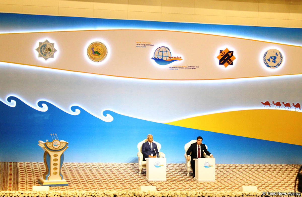 Türkmənbaşı limanı dənizə çıxışı olmayan region ölkələrinə yeni imkanlar açır (FOTO)