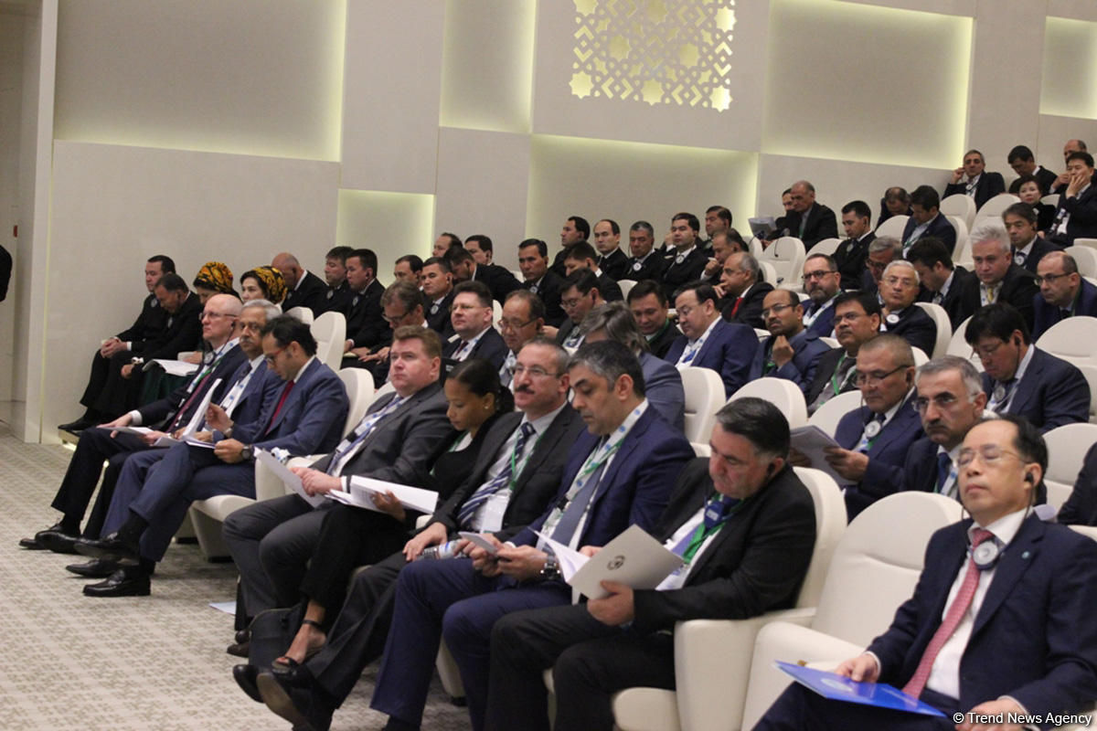 Türkmənbaşı limanı dənizə çıxışı olmayan region ölkələrinə yeni imkanlar açır (FOTO)