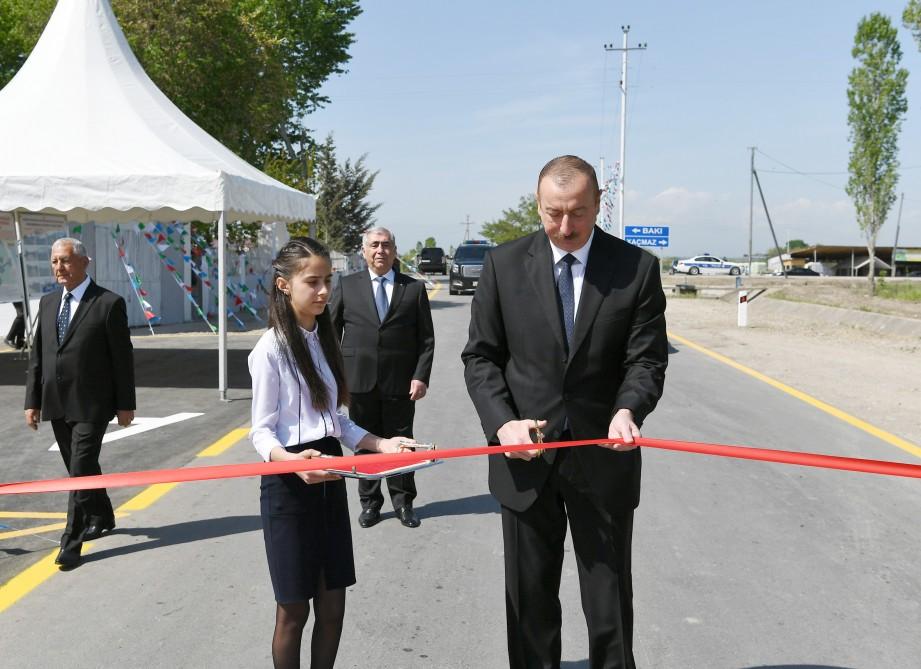 Azərbaycan Prezidenti Xaçmazda avtomobil yolunun açılışında iştirak edib (FOTO) (YENİLƏNİB)