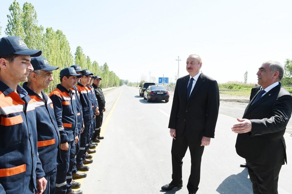 Azərbaycan Prezidenti Xaçmazda avtomobil yolunun açılışında iştirak edib (FOTO) (YENİLƏNİB)