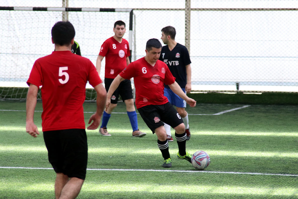 Pley-off mərhələsi: Maraqlı oyunlar və favoritlərin qələbəsi (FOTO)