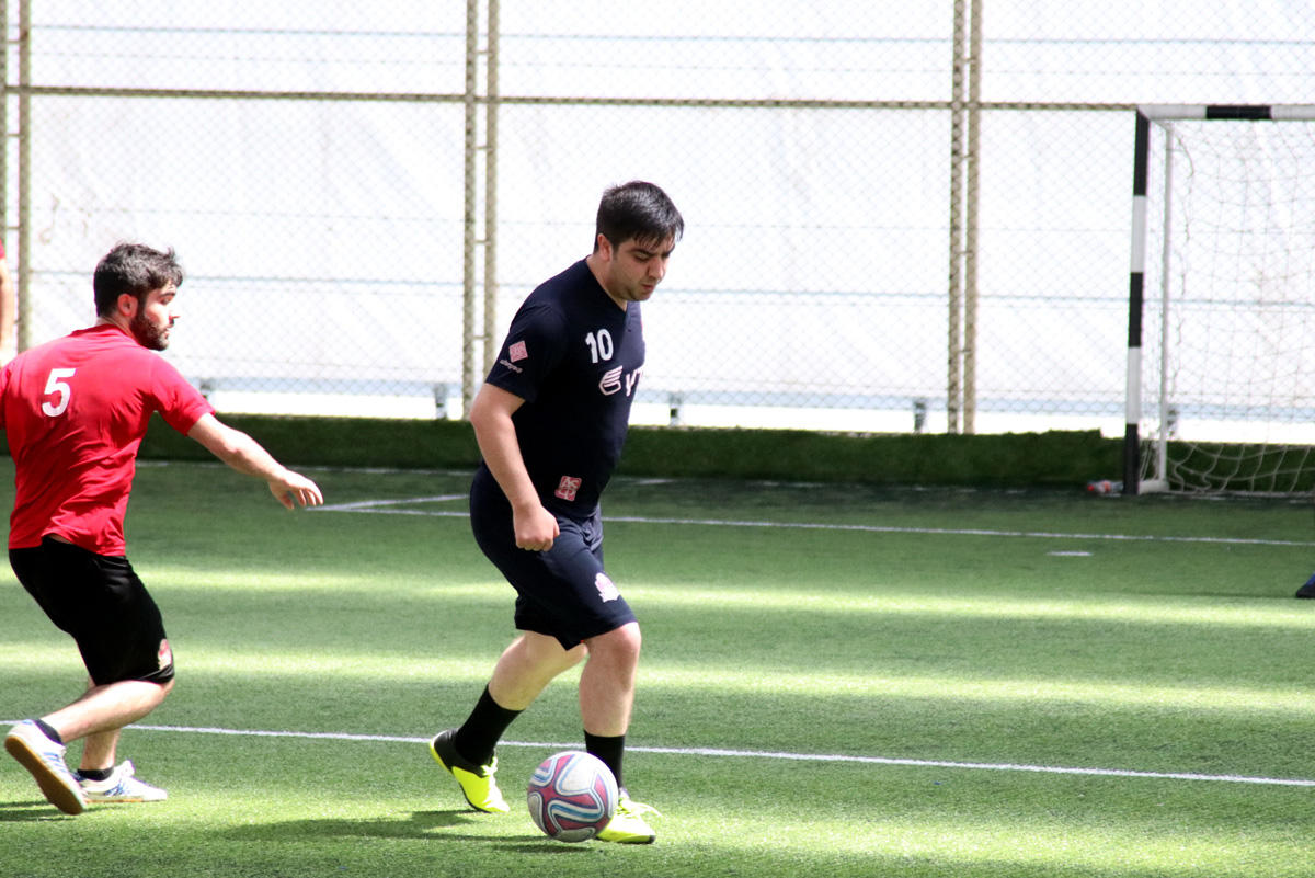 Pley-off mərhələsi: Maraqlı oyunlar və favoritlərin qələbəsi (FOTO)