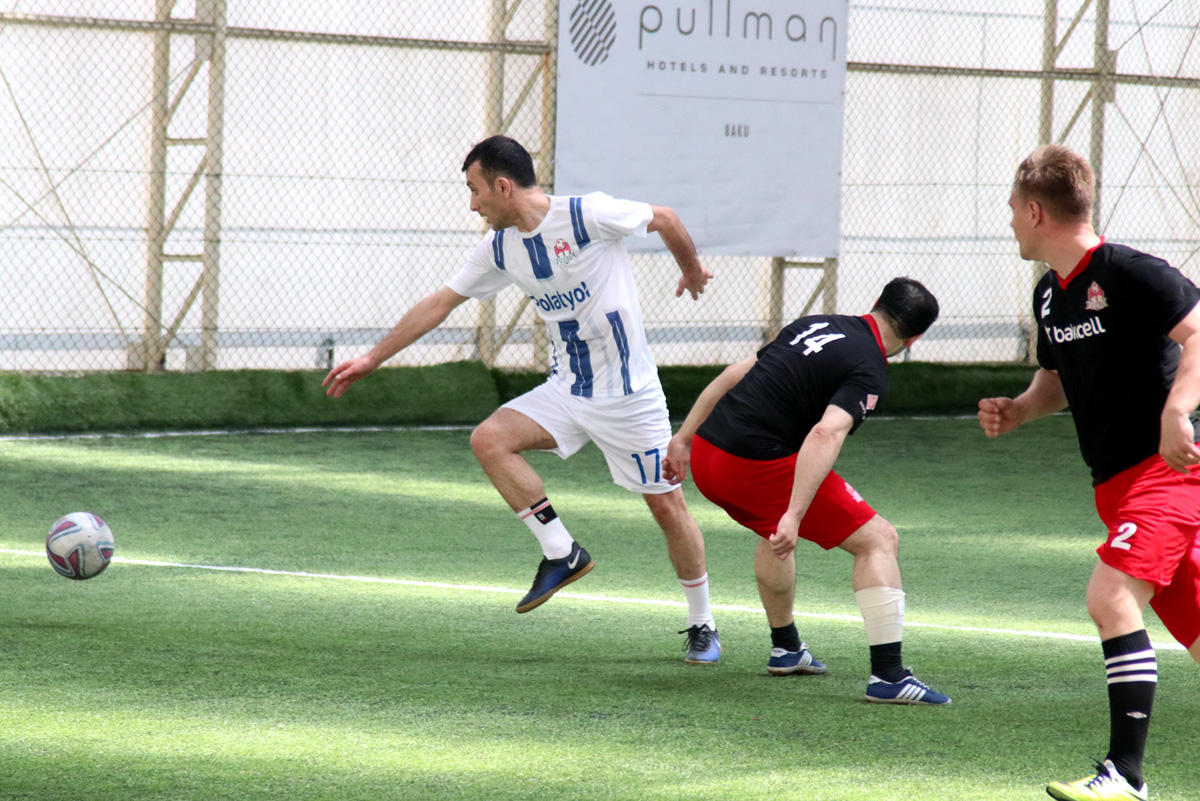 Pley-off mərhələsi: Maraqlı oyunlar və favoritlərin qələbəsi (FOTO)