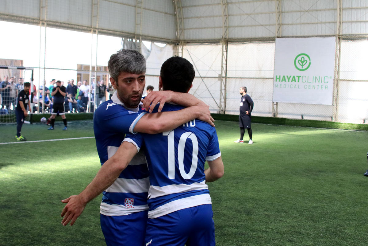 Pley-off mərhələsi: Maraqlı oyunlar və favoritlərin qələbəsi (FOTO)