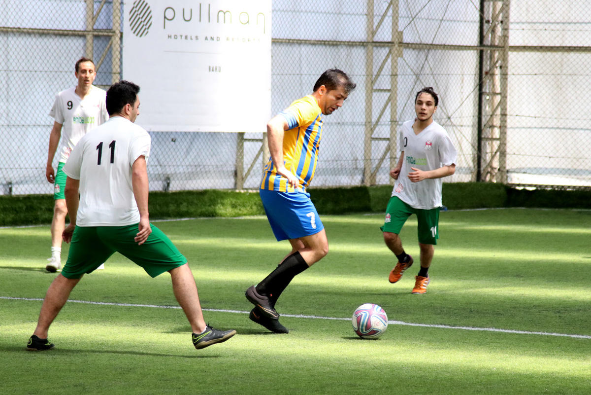 Pley-off mərhələsi: Maraqlı oyunlar və favoritlərin qələbəsi (FOTO)