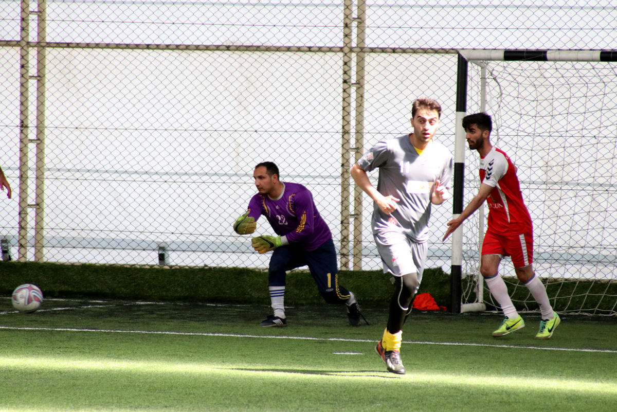 Pley-off mərhələsi: Maraqlı oyunlar və favoritlərin qələbəsi (FOTO)