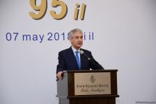 Ümummilli Lider Heydər Əliyevin portretinin təqdimatı olub (FOTO)