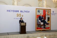 Ümummilli Lider Heydər Əliyevin portretinin təqdimatı olub (FOTO)