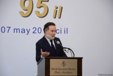 Ümummilli Lider Heydər Əliyevin portretinin təqdimatı olub (FOTO)