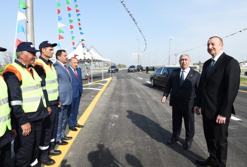 Prezident İlham Əliyev keçid və yol qovşağının açılışında iştirak edib (FOTO) (YENİLƏNİB)