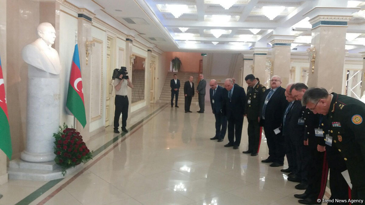 DTX-nin Mədəniyyət Mərkəzində "Heydər Əliyev müstəqil Azərbaycanın qurucusudur" I Respublika elmi konfransı keçirilib (FOTO)