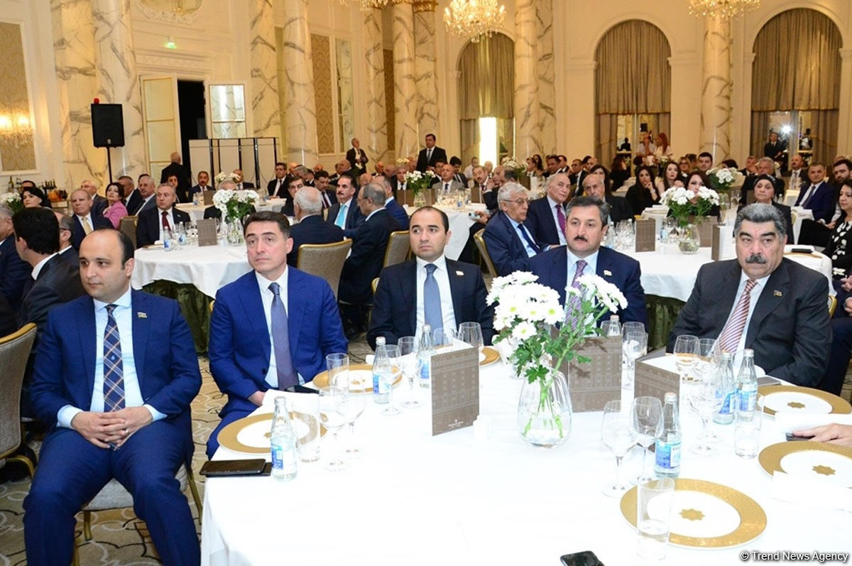Ümummilli Lider Heydər Əliyevin portretinin təqdimatı olub (FOTO)