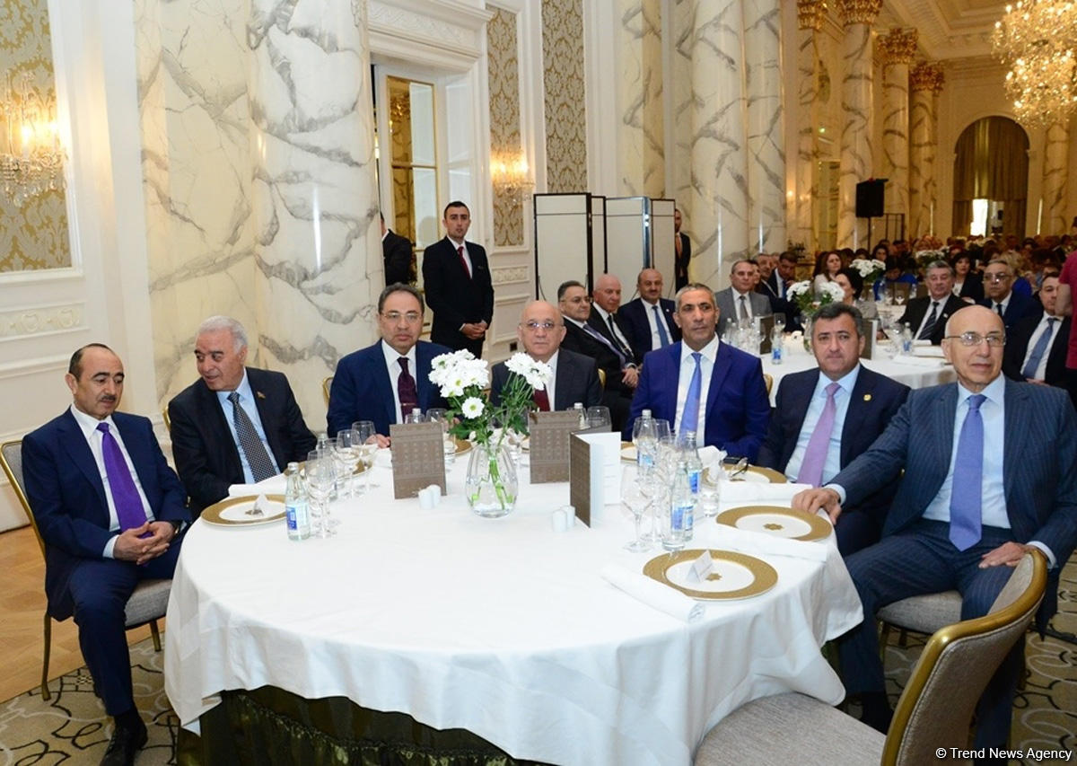 Ümummilli Lider Heydər Əliyevin portretinin təqdimatı olub (FOTO)