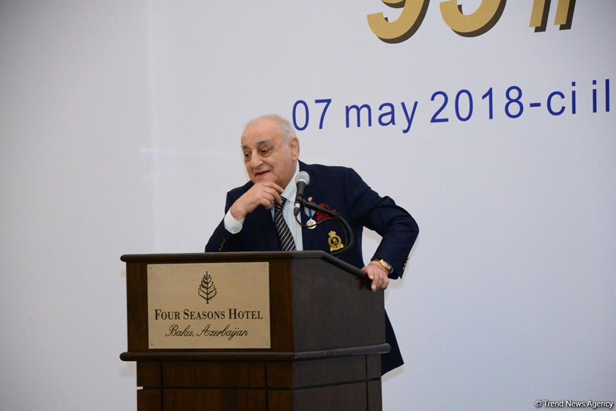 Ümummilli Lider Heydər Əliyevin portretinin təqdimatı olub (FOTO)