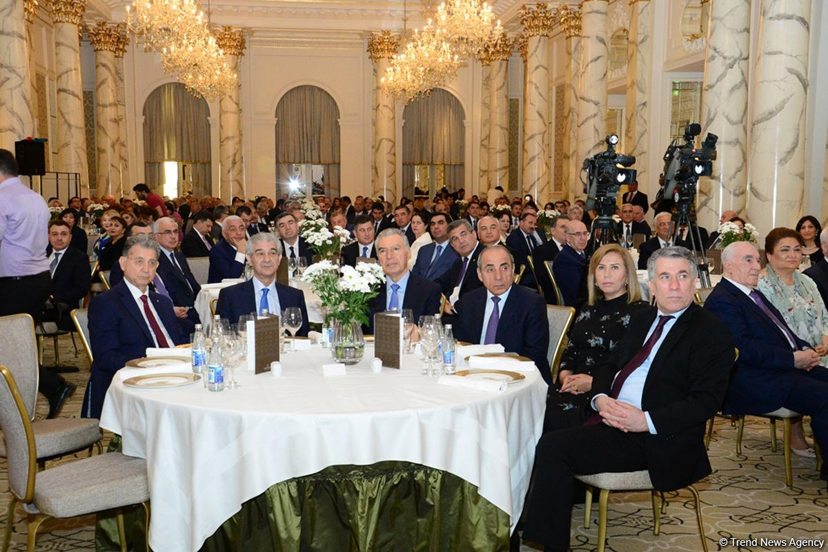 Ümummilli Lider Heydər Əliyevin portretinin təqdimatı olub (FOTO)