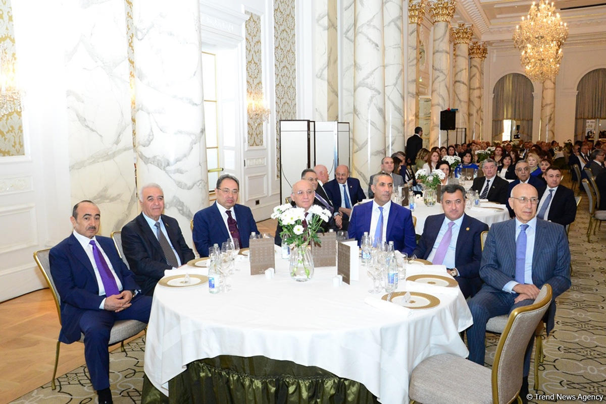 Ümummilli Lider Heydər Əliyevin portretinin təqdimatı olub (FOTO)