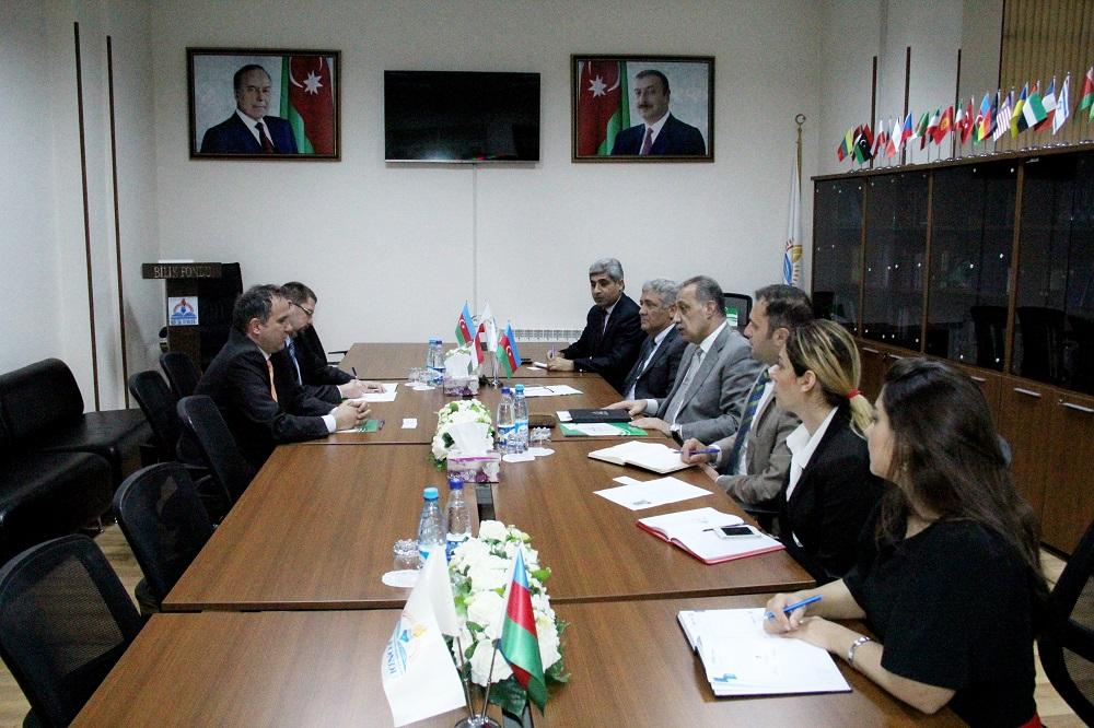Macarıstan səfiri Bilik Fondunda olub (FOTO)