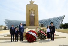 Azərbaycan ictimaiyyəti 9 May - faşizm üzərində Qələbənin 73-cü ildönümünü qeyd edir (FOTO)